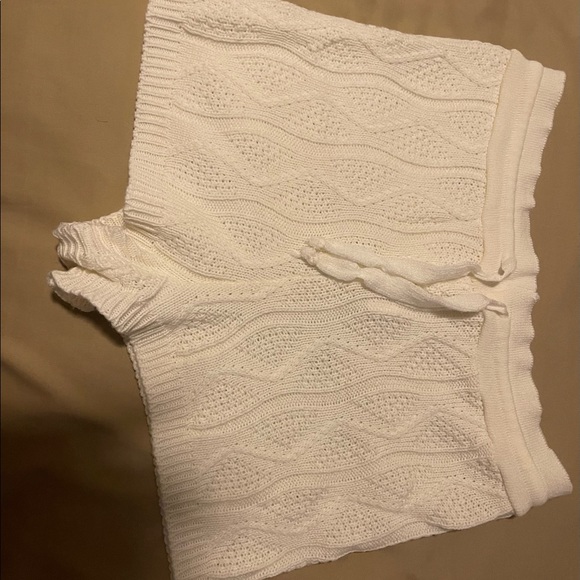 White Cable Knitted Batwing Jumper And Short Set - Picture 2 of 3